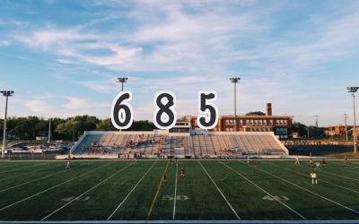685